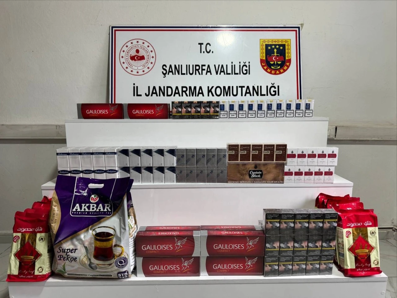 4 Bin 180 Paket Sigara ve 25 Kilo &Ccedil;ay Ele Ge&ccedil;irildi