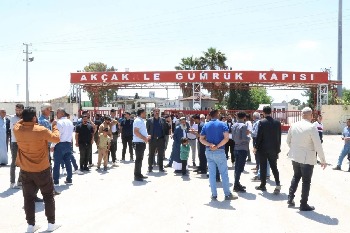 Ak&ccedil;akale Sınır Kapısı&rsquo;nda Pasaportlu Ge&ccedil;işler Yeniden Başlıyor