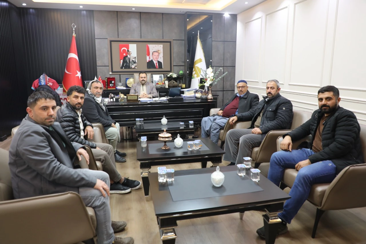 Başkan İnan, Vatandaşlarla Makamında G&ouml;r&uuml;şmelerini S&uuml;rd&uuml;r&uuml;yor