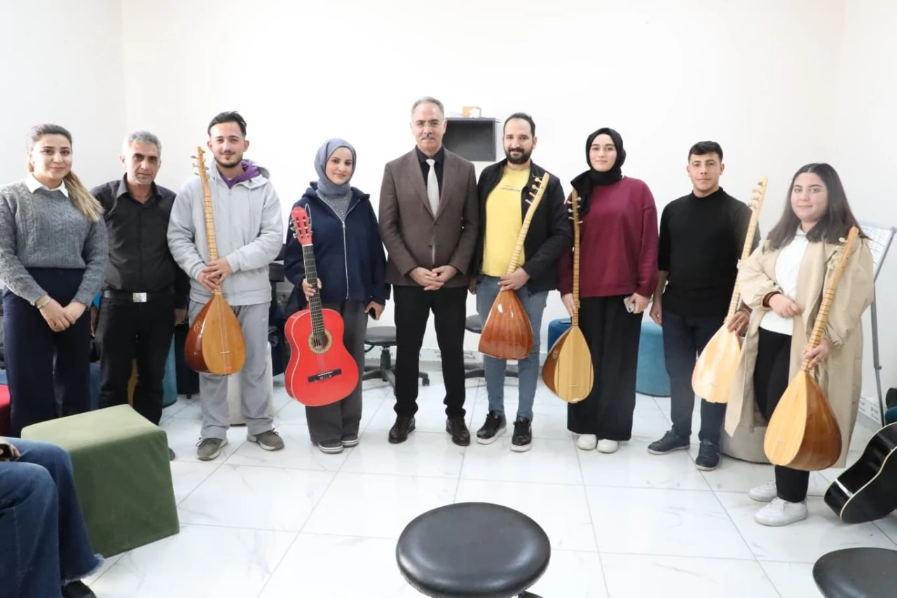 Başkan Kuş, Süleymanşah Gençlik Merkezi’nde Üniversite Adayı Gençlerle Buluştu