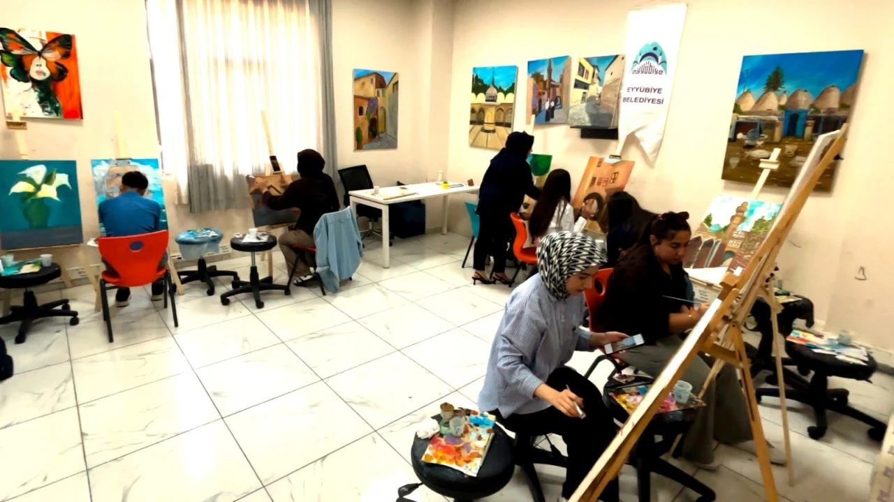Eyy&uuml;biye'de Gen&ccedil; Yetenekler S&uuml;leymanşah Gen&ccedil;lik Merkezi'nde Keşfediliyor