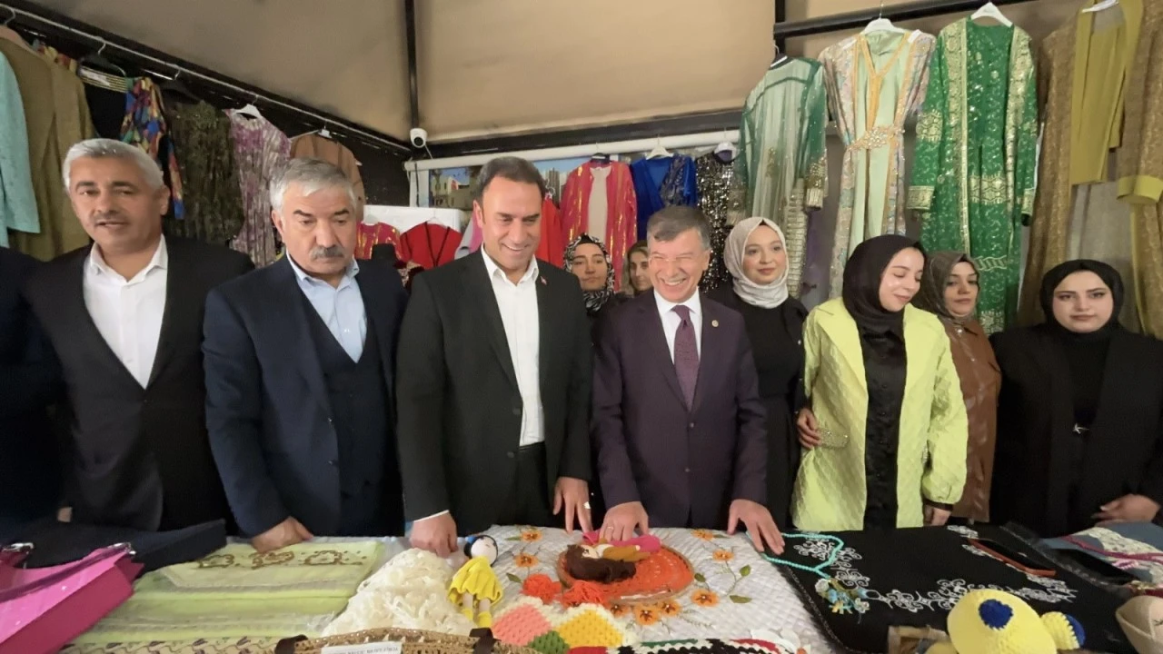 Eyy&uuml;biye&rsquo;de Kadın ve Gen&ccedil;lerin Eserleri Haleplibah&ccedil;e&rsquo;de Sergilendi