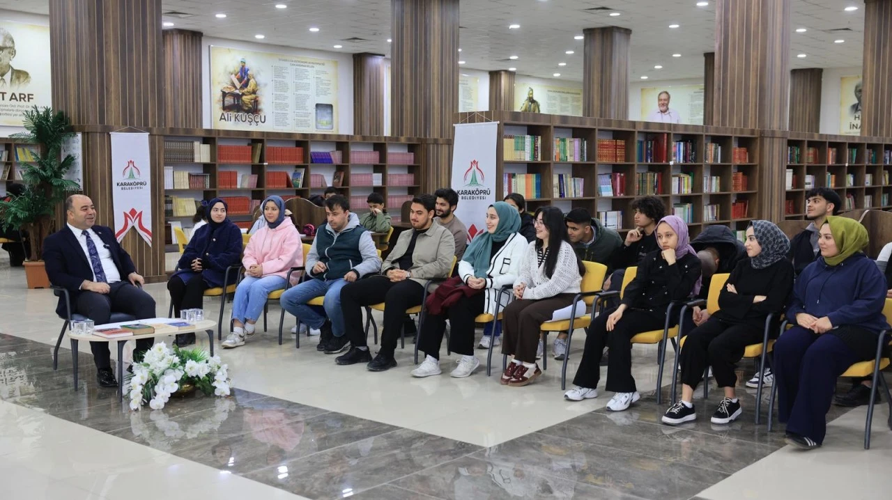 &nbsp;Başkan &Ccedil;ift&ccedil;i &Ouml;ğrencilerle A&ccedil;ık Oturumda Buluştu