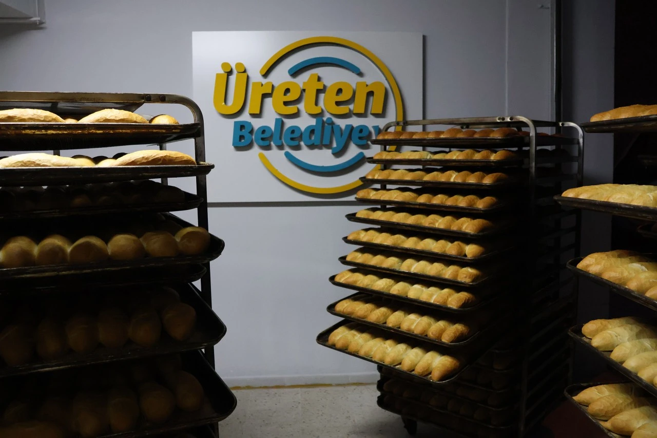 Haliliye'de Her G&uuml;n 7 Bin 368 Vatandaşa Sıcak Yemek ve Ekmek Desteği
