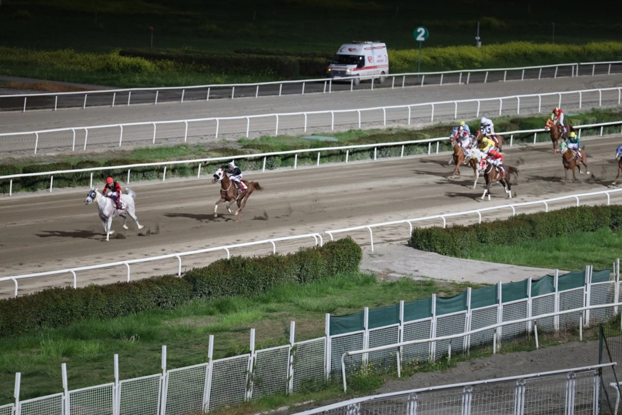 Kurtuluş Koşusu&rsquo;nda B&uuml;y&uuml;k Heyecan: Birincilik &ldquo;Anadolu G&uuml;c&uuml;&rdquo;n&uuml;n