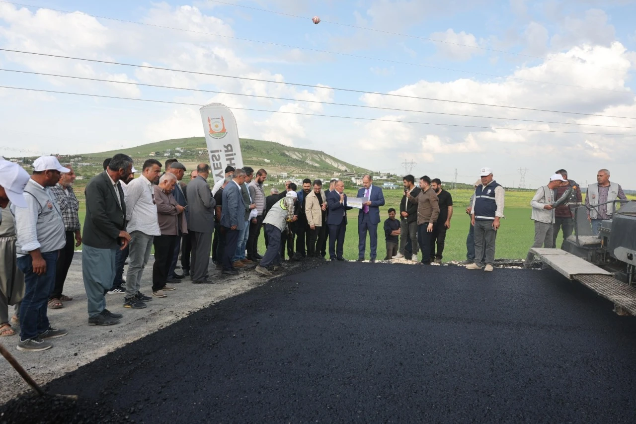 Şanlıurfa&rsquo;da 14 Kilometrelik Asfalt Hamlesi: Yarımtepe Grup Yolu Hizmete A&ccedil;ıldı