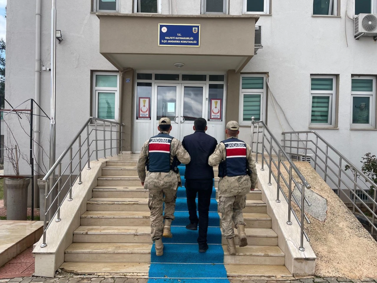 Şanlıurfa&rsquo;da kesinleşmiş hapis cezası bulunan 2 kişi yakalandı