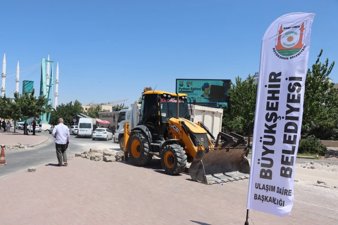 Şanlıurfa Eğitim ve Araştırma Hastanesi &ouml;n&uuml;ne k&ouml;pr&uuml;l&uuml; kavşak geliyor