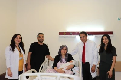 13 Yıllık Hasret Mutlu Sonla Bitti: Bebeklerine Doktorlarının Adını Verdiler