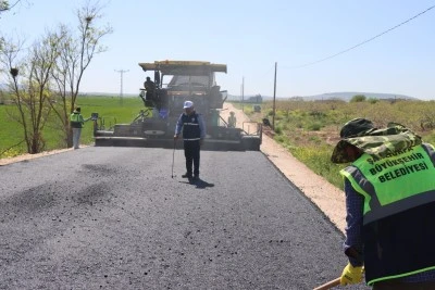 14 Kilometrelik Grup Yolunda Sıcak Asfalt &Ccedil;alışması S&uuml;r&uuml;yor