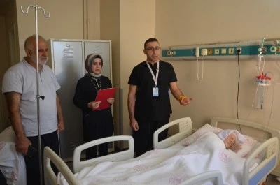 94 Yaşındaki Hastaya 15 Dakikalık Operasyonla Sağlığına Kavuştu
