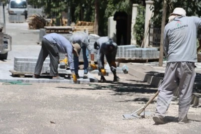 Alibaba Mahallesi'nde Yol &Ccedil;alışmaları S&uuml;r&uuml;yor