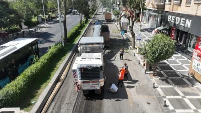 Atat&uuml;rk Bulvarı'nda Sıcak Asfalt &Ccedil;alışması Başladı