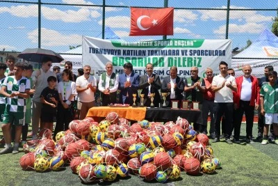 &ldquo;Bağımsızlık Sporla Başlar&rdquo; Futbol Turnuvası Tamamlandı