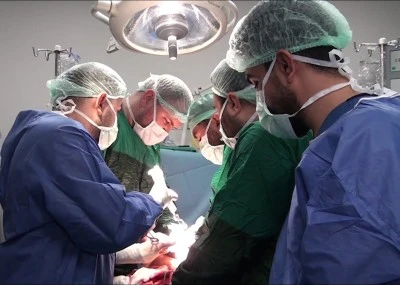 Balıklıg&ouml;l Devlet Hastanesi&rsquo;nde dev kist başarıyla alındı