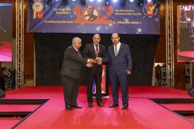 Başkan Gülpınar’a “Yılın En Başarılı Belediye Başkanı” Ödülü