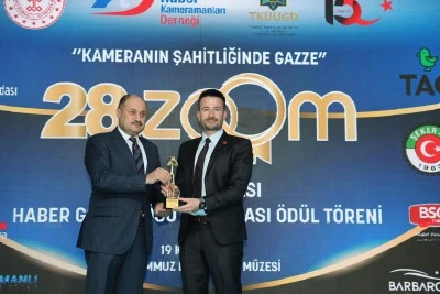 Başkan Gülpınar’a “Yılın En Şeffaf Belediye Başkanı” Ödülü