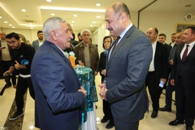 Başkan Gülpınar’dan Eski Öğretmenine 24 Kasım Sürprizi