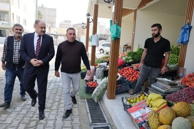 Başkan Gülpınar’dan Yenilenen 11 Nisan Manavlar Dünyası’na Ziyaret