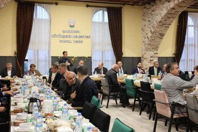 Başkan G&uuml;lpınar İl&ccedil;e Başkanlarıyla İftarda Buluştu