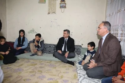 Başkan Kuş ve G&uuml;nbeği&rsquo;nden Eyy&uuml;biye&rsquo;de Yetim ve İhtiya&ccedil; Sahiplerine Ziyaret