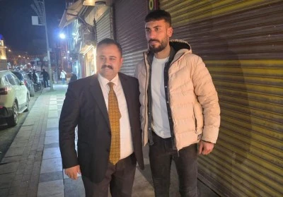 Başkan Serhat Dicle İnan, Akşam Gezilerinde Vatandaşlarla Buluşuyor