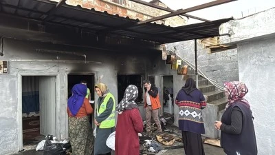 Bayram Gecesi Evleri Yanan 7 &Ccedil;ocuklu Aileye Eyy&uuml;biye Belediyesi Destek Oldu