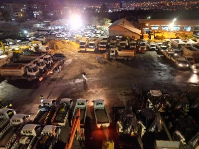 B&uuml;y&uuml;kşehir Belediyesi Karla M&uuml;cadele İ&ccedil;in Teyakkuzda
