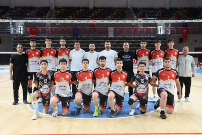 B&uuml;y&uuml;kşehir voleybol takımı yarı finale y&uuml;kseldi