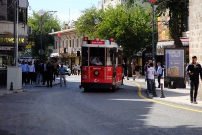 Divanyolu Yayalaştırma Projesiyle Şanlıurfa’nın İstiklal Caddesi Hayata Geçiyor