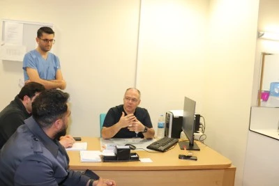 Diz Ağrısı Artık Her Yaşta: Uzmandan &Ouml;nemli Uyarı