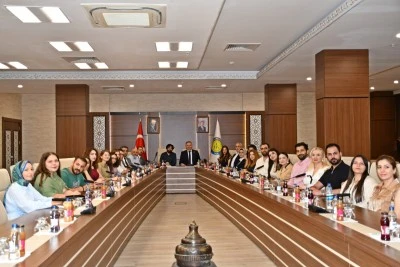 D&uuml;nya Birincisi Vox Humanis Korosu Harran &Uuml;niversitesi&rsquo;nde Gururla Karşılandı