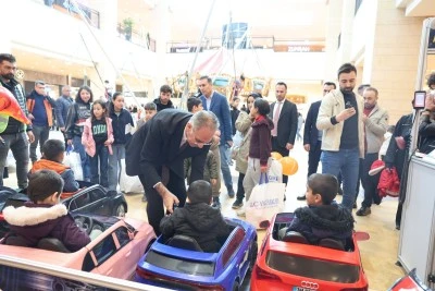 Eyy&uuml;biye Belediyesi Yetim ve &Ouml;ks&uuml;z &Ccedil;ocuklara Bayram Sevinci Yaşattı