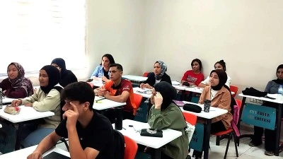 Eyyübiye’de Gençler Tatilde de Sınavlara Hazırlanıyor