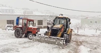 Eyy&uuml;biye&rsquo;de Kar Mesaisi Gece G&uuml;nd&uuml;z S&uuml;r&uuml;yor