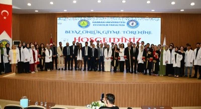 Gen&ccedil; eczacılar mesleğe ilk adımı attı