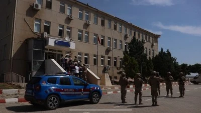 G&ouml;&ccedil;men Ka&ccedil;ak&ccedil;ılığı Operasyonu: 18 Tutuklama