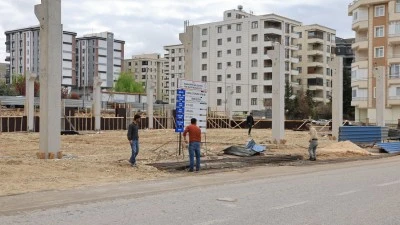 G&uuml;ll&uuml;bağ Mahallesi&rsquo;ne Modern Semt Pazarı ve Otopark