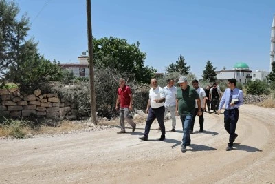 Güllübağ Mahallesi’ne yeni yollar kazandırıyor