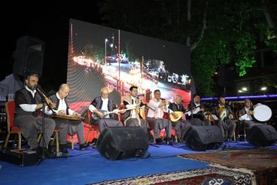 Kayseri&rsquo;de Urfa R&uuml;zg&acirc;rı! Şanlıurfa&rsquo;nın T&uuml;rk&uuml;leriyle Binlerce Kişi Coştu