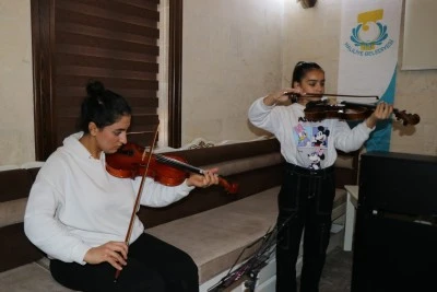 &nbsp;K&uuml;lt&uuml;r ve Sanat Evi Haliliyelileri Sanatla Buluşturuyor