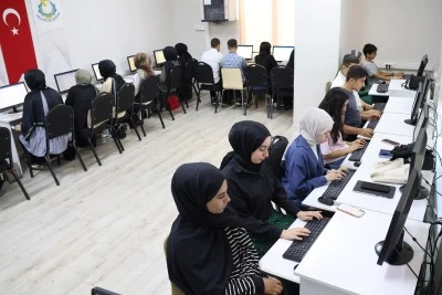 Haliliye'de bilgisayar kursuna gen&ccedil;lerden yoğun ilgi