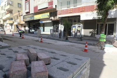 Haliliye'de parke d&ouml;şeme &ccedil;alışmaları s&uuml;r&uuml;yor