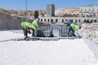 Haliliye’de Yol Konforu Artıyor: Parke Taşı Çalışmaları Hızlandı