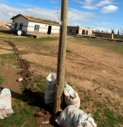 Harran&rsquo;da Ka&ccedil;ak Elektrikte Pes Dedirten Y&ouml;ntem: Direği Oyup Hattı Gizlediler