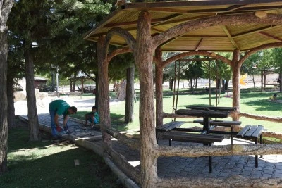 Hilvan Belediyesi’nden Park ve Oyun Gruplarına Bakım Çalışması