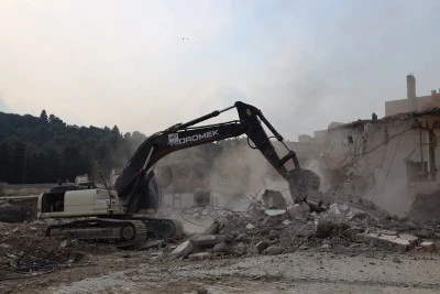 Hızmalı ve Atat&uuml;rk Mahallelerinde Kentsel D&ouml;n&uuml;ş&uuml;m Yıkımları S&uuml;r&uuml;yor