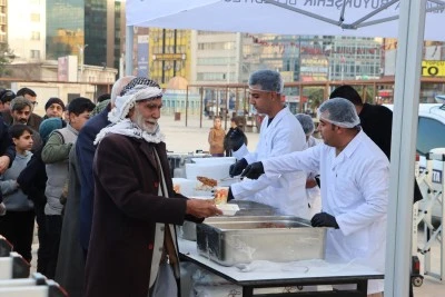 İlk İftarda Binlerce Kişi &lsquo;G&ouml;n&uuml;l Sofrası&rsquo;nda Buluştu