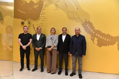 Japon Sanatçı Tomoko Yamaguchi Arkeoloji Müzesi’ne Hayran Kaldı