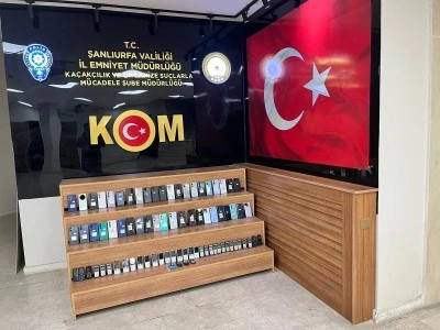 Ka&ccedil;ak cep telefonu operasyonu: 3 g&ouml;zaltı